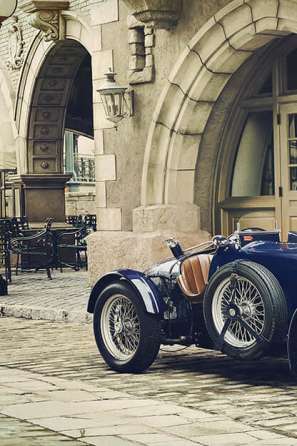 Vintage Sports Car Wallpaper - European Street Art for Living Room & Study