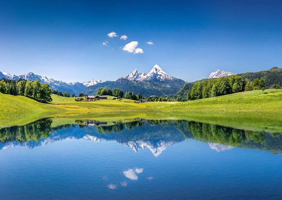 Serene Lakeside Wallpaper Mural: Blue Sky, White Clouds & Mountain Landscape – Tranquil Bedroom & Living Room Décor